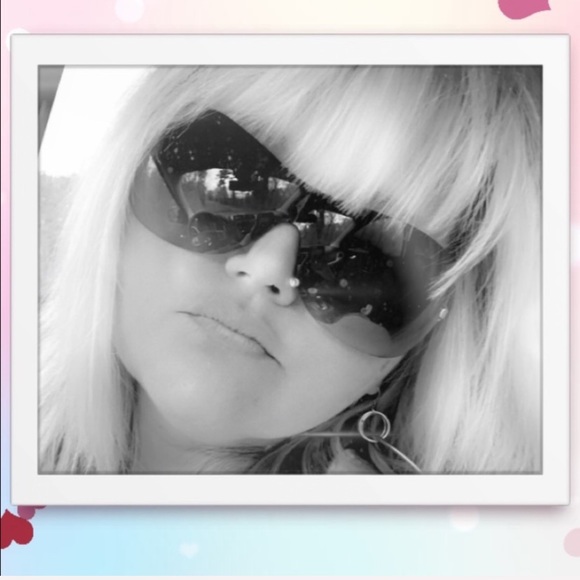 Meet the Posher - Picture 4 of 14